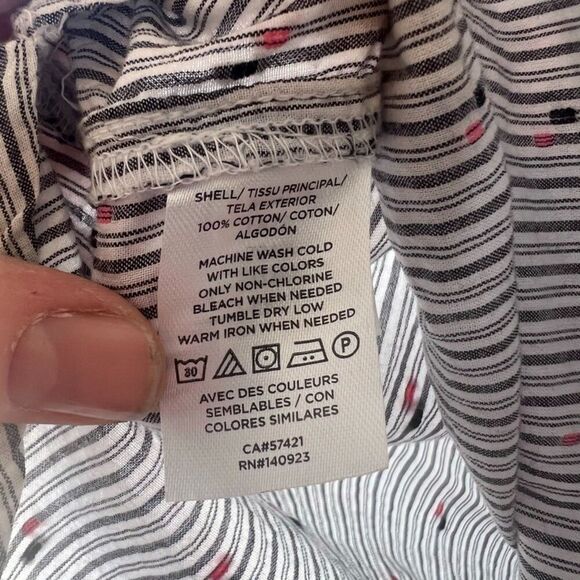 LOFT Short Sleeve Vneck Striped & Tufted 1/2 Button Front Blouse Size XS - Picture 7 of 7